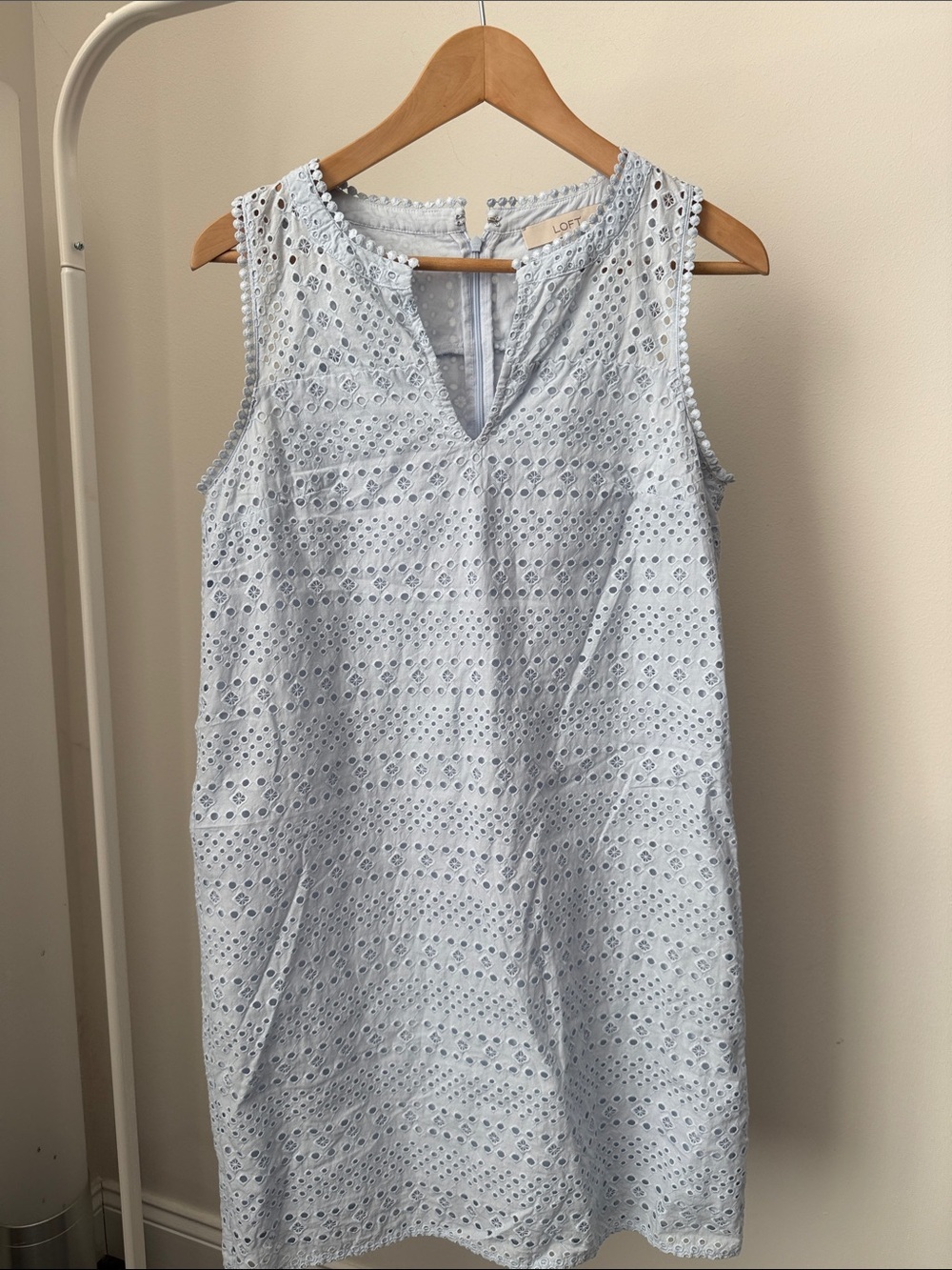 LOFT Pale Blue Eyelet Sleeveless Shift Dress Size 6